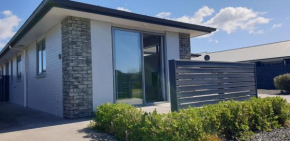 Hosts on the Coast Kupe Cutie, Whitianga